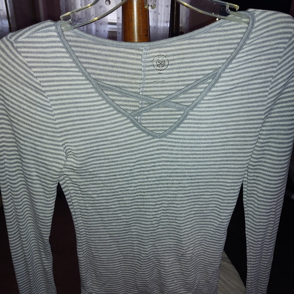 Criss cross neckline white and grey striped tee